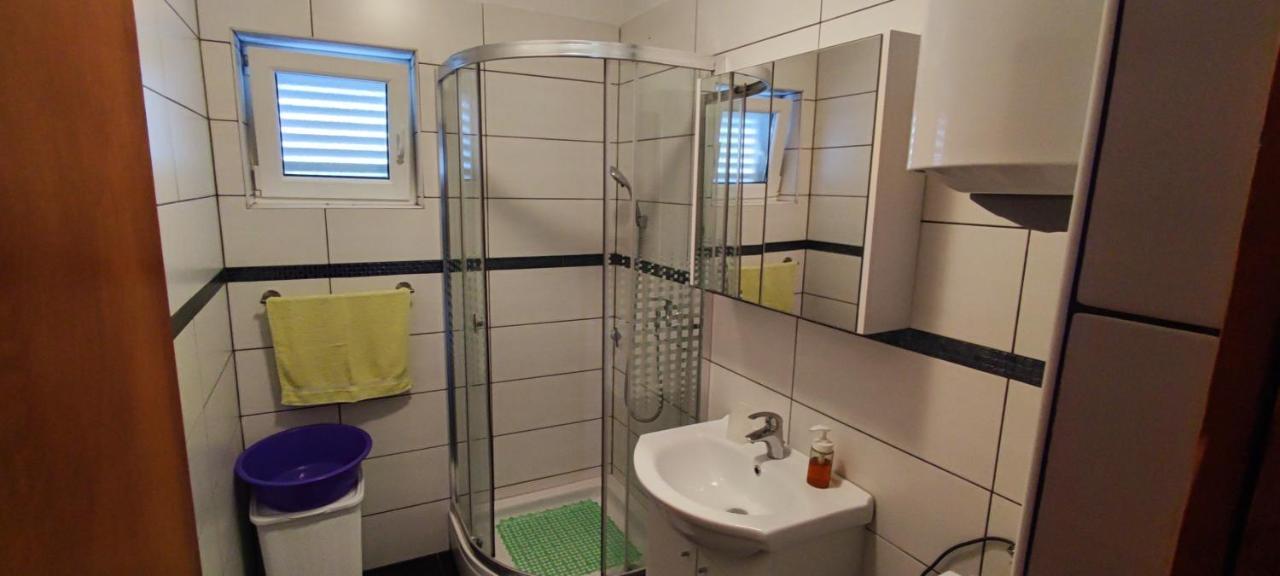 Apartment Biondic セニ エクステリア 写真