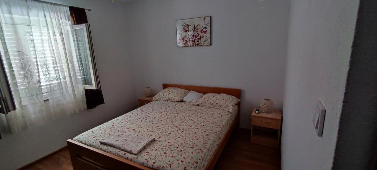 Apartment Biondic セニ エクステリア 写真
