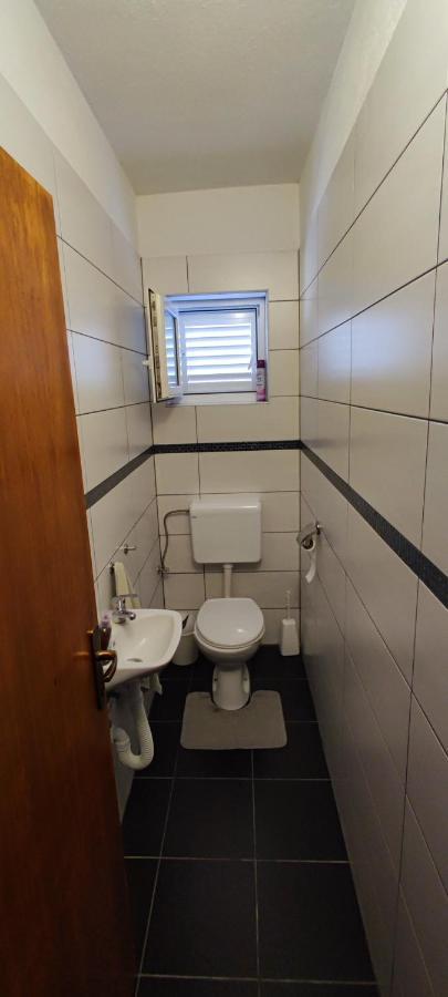 Apartment Biondic セニ エクステリア 写真