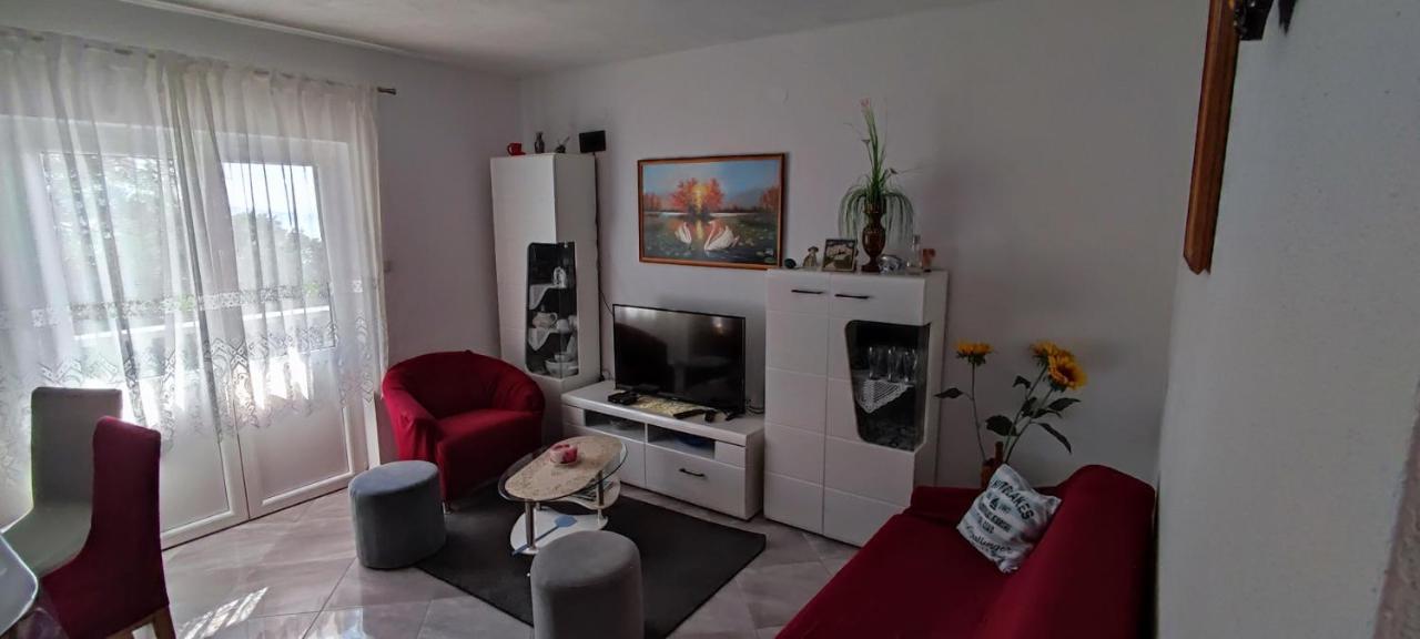 Apartment Biondic セニ エクステリア 写真